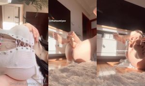 Watch Acnoctem Apply Shimmering Body Oil And Satisfy Herself Solo